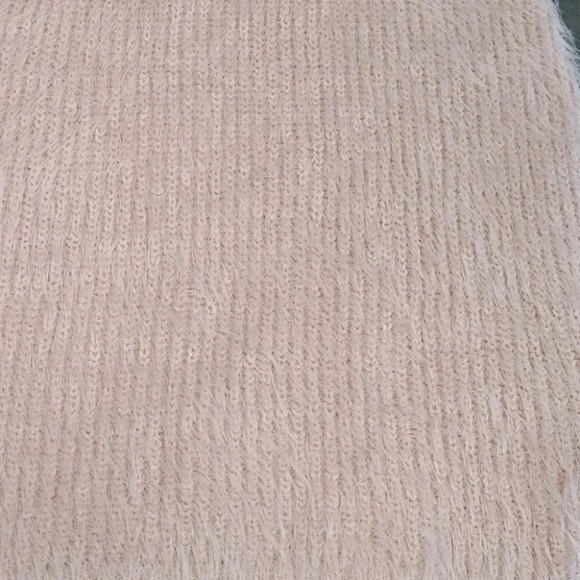 Lovers + Friends Eyelash Fuzzy Sweater Ski… - Picture 4 of 6